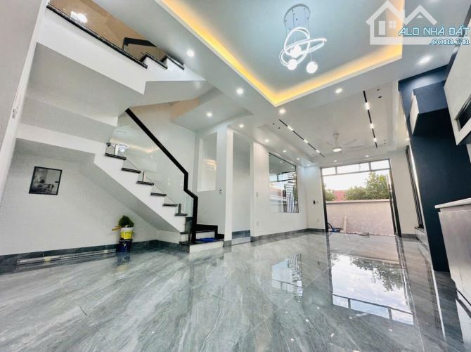 Duy nhất 1 căn nhà 3 tầng mơ ước với phong cách hiện đại tại Thiên Hương - 2