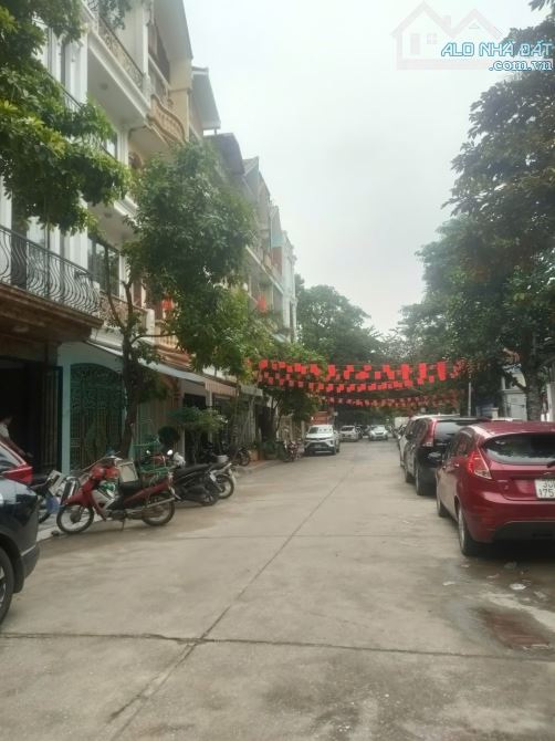 BÁN NHÀ PHÂN LÔ CẠNH PHỐ DƯƠNG KHUÊ, ÔTÔ TRÁNH, KINH DOANH, DT 75M2 MT RỘNG NHỈNH 18 TỶ - 2