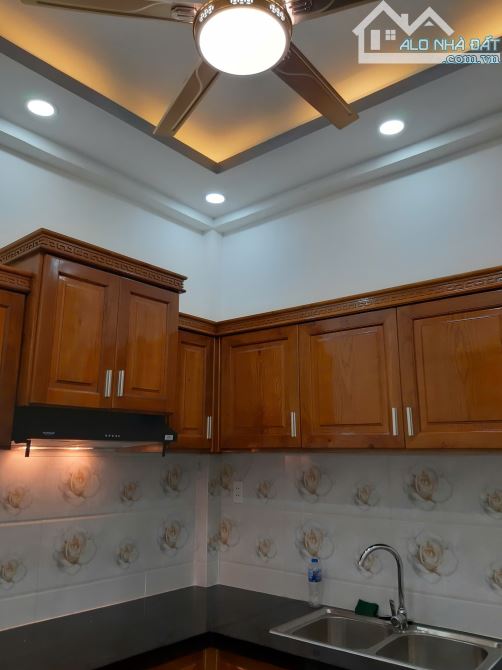 BÁN NHÀ MTKD SÁT CV LÀNG HOA GÒ VẤP- XE HƠI ĐỔ CỬA - 5 TẦNG - 4Mx20M - NHỈNH 6 TỶ - 2