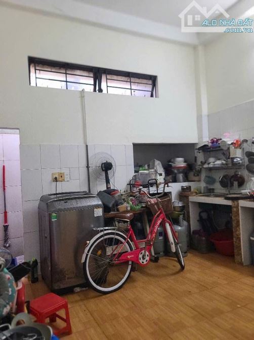 Mặt tiền Trần Quang Cơ - Ngay ngã 3 Đông Quang - 80m2 - 10tr/tháng - Giá 7,9 tỷ - 2