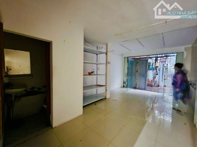 BÁN TẬP THỂ KDTẦNG 1  – Ô TÔ  – NGÕ 328 NGUYỄN TRÃI, THANH XUÂN. 120M - 2N. 5,29 TỶ. - 2