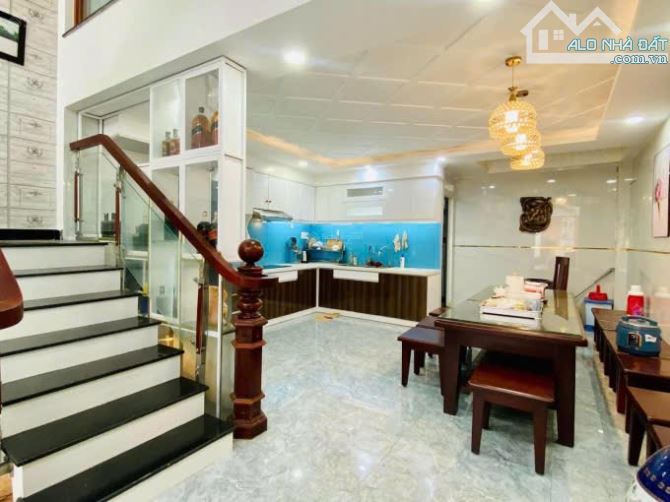 Ngộp cần ra gấp căn nhà nở hậu 5m Tô Hiến Thành, Phường 13, Quận 10- Giá: 5.35tỷ/ 4,4m X 1 - 2