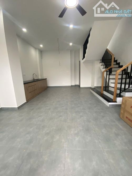 NHÀ 3 TẦNG LINH TÂY 50M GIÁ 7.2 TỶ HẺM XE HƠI THÔNG - 2