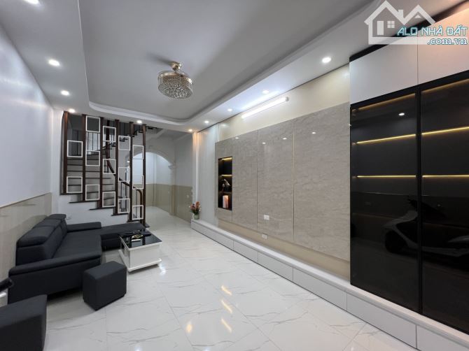 Bán nhà Xuân Thủy 42m 4 tầng mt3.5m giá chỉ 15.6 tỷ - 2