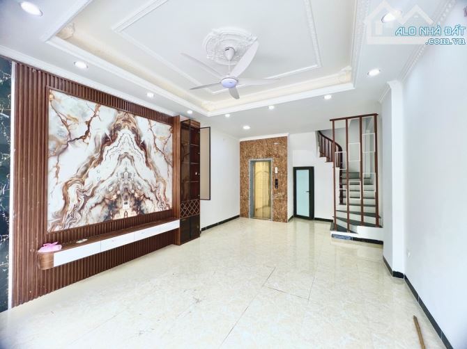 Chỉ 6,75 tỷ Có Ngay. Căn 40m -5 Tầng - Ô tô Kinh Doanh - Thang Máy - 2