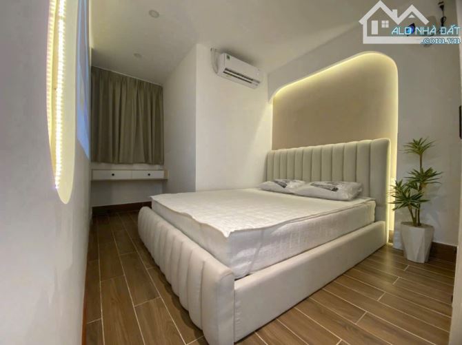 Khai thác :105 Triệu/ Th . Đường trước nhà 6m cách MT đường Trần Bình Trọng 10m.Hầm+6 tầng - 2