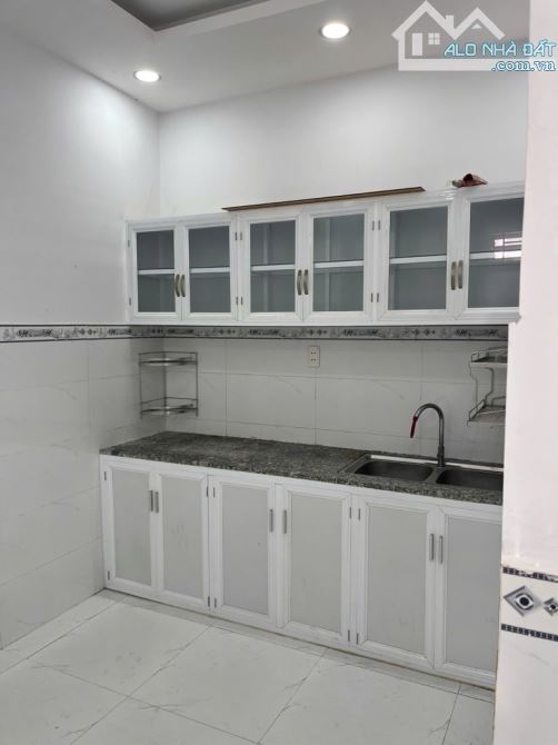 BÁN NHÀ BTCT - NGAY CV LÀNG HOA GÒ VẤP - 2 TẦNG -4x10M - 4.05 TỶ - 2