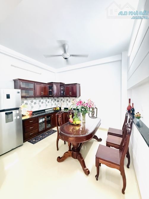 Bán nhà Thống Nhất, Gò Vấp, 3 tầng, giá 5.9 tỷ - 2