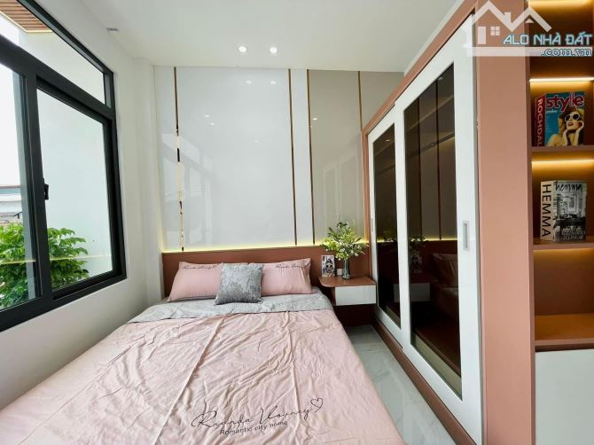 Nhà riêng 64,8m2 / 2 tỷ550 triệu Hồng Hà, Phường 2, Quận Tân Bình. SHR - 2
