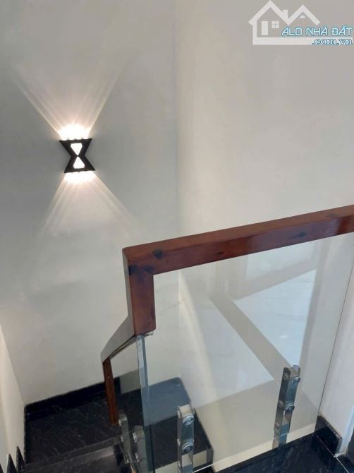 NHÀ ĐẸP 3 TẦNG. GIÁ YÊU THƯƠNG, CHỈ HƠN 1TỶ SỞ HỮU CĂN NHÀ ĐẸP - 2