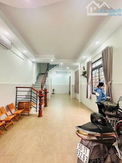 6.3 tỷ - bán nhà góc 4 tầng Nguyễn Văn Công GV. DT 4mx14m, 4PN, hẻm thông - 2