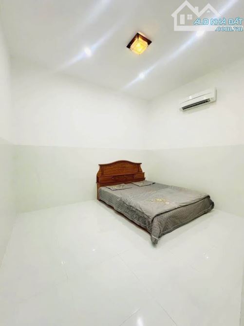 Bán gấp căn nhà Đ.Tân Hiệp 4 - hóc môn - 121m2 - 925 Triệu - sổ riêng - 2