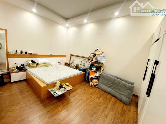 TRUNG TÂM QUẬN ĐỐNG ĐA, 6 TẦNG THANG MÁY, MẶT TIỀN RỘNG, ĐƯỜNG Ô TÔ THÔNG, KD VĂN PHÒNG. - 2
