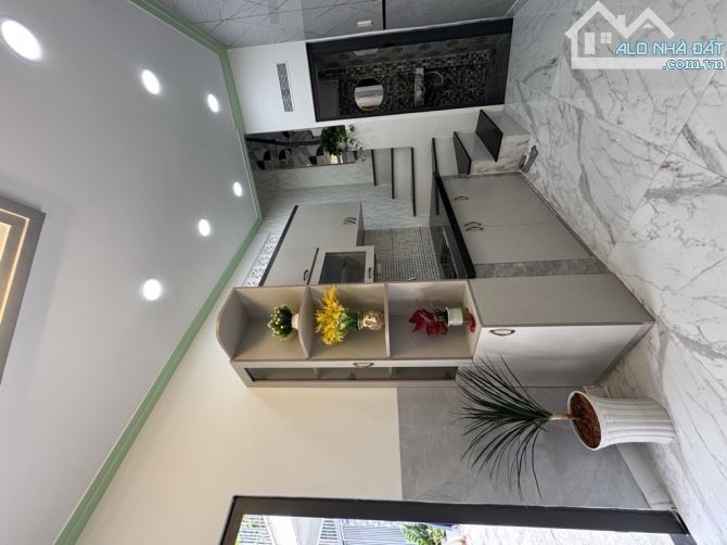 🏠 CHỈ 2 T.Ỷ 270 – NHÀ 3 TẦNG Ở NGAY – CƯ XÁ RA ĐA, QUẬN 6 Chính chủ cần b.án gấp - 2