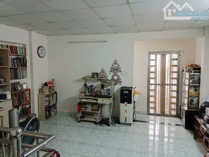 Nhà 2 tầng, 75m2, 5.6x13m, Phạm Văn Hai, P5, 7.8 tỷ TL - 2