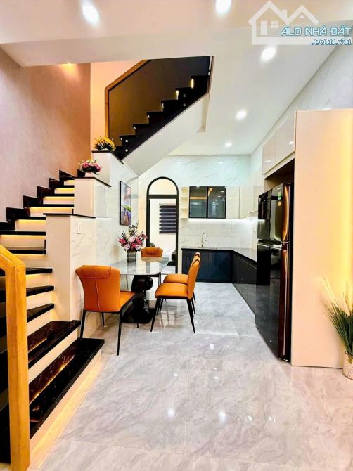 GẦN CHỢ HẠNH THÔNG TÂY - 56M2 ( 4 x 14) - 2 TẦNG - 3 PN - CÓ PN TRỆT. - 2