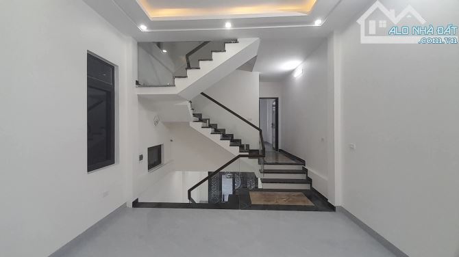 💥Bán nhà 5 tầng , thang máy tại Tôn Đức thắng  👉Vị trí ngay Cầu an dương 1  Đường ô tô t - 2