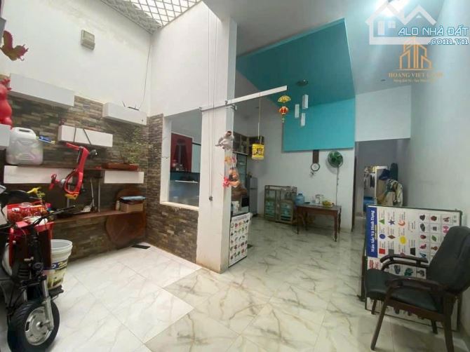 BÁN NHÀ CẤP 4 MẶT TIỀN ĐƯỜNG ĐỖ XUÂN HỢP - DT: 5x21m - H: BẮC - TC: 60m2 - 4,6 TỶ - 2