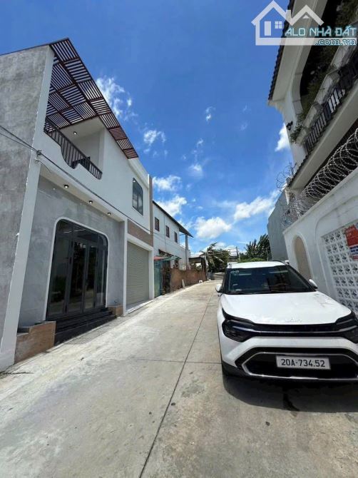 📣📣 Bán nhà 1 Trệt 1 Lầu 92m2 sổ riêng thổ cư đường ô tô (P. Trảng Dài) - 2
