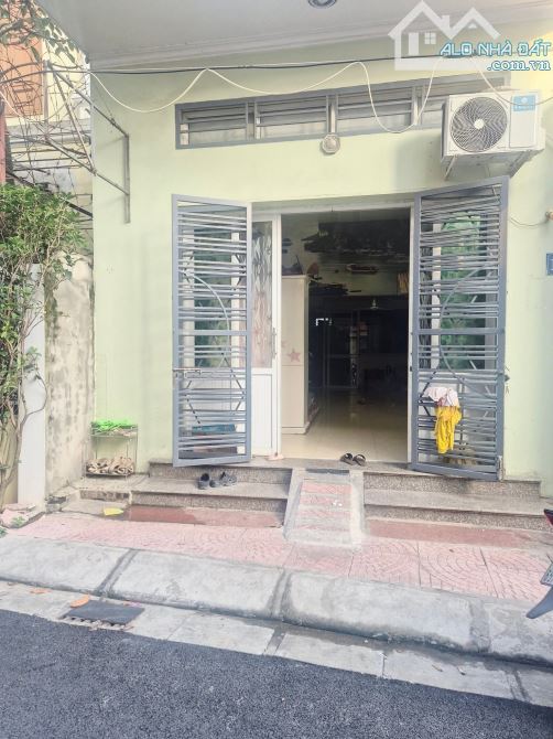 Bán nhà tại sở dầu, hồng bàng dt 52m Giá 2,1 tỷ ô tô đỗ cửa - 2