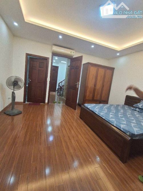 bán gấp giá cực cừ rẻ nhà đường 12m 50m 5t giá chỉ chưa đến 14 ty Quá rẻ cho một căn nhà m - 2