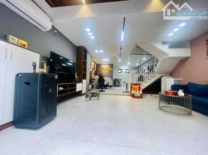 Bán nhà Mặt Tiền hẻm kinh doanh, 5 tầng, gần Sân Bay, 60m2, Giá 6 tỷ 8, Quang Trung, Gò Vấ - 2