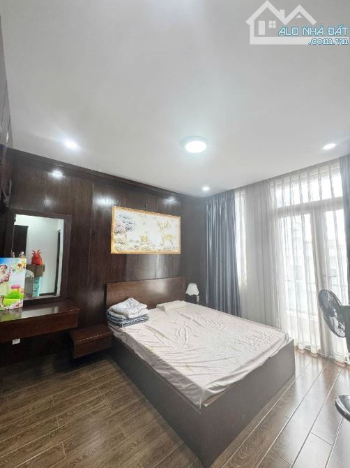 NHÀ ĐẸP Ở NGAY 5 TẦNG HẺM NHỰA 7m KHU PHÂN LÔ SÁT MẶT TIỀN QL13 4,7X13 CHỈ 8,6 TỶ - 2
