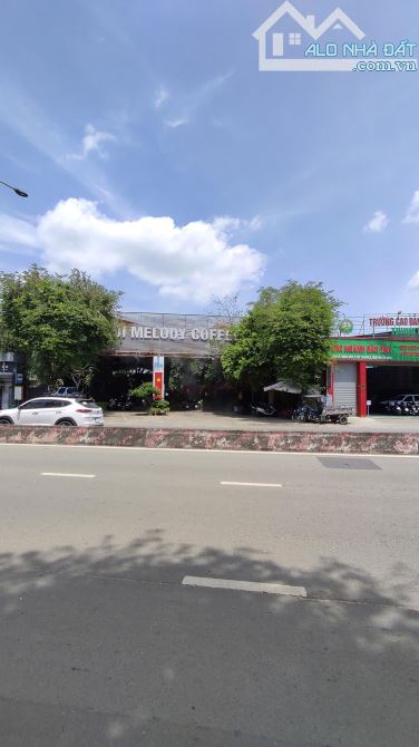 Bán nhà MTKD Lê Trọng Tấn Tân Phú 26x50m cấp 4 giá 140 tỷ TL (hẻm phụ phía sau 5m) - 2