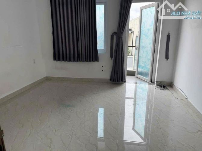 Bán Nhà Bình Thạnh Hẻm 8M Phan Văn Trị 3 Tầng - 4x15M Gần ĐH Văn Lang chỉ 10.7 Tỷ TL - 2