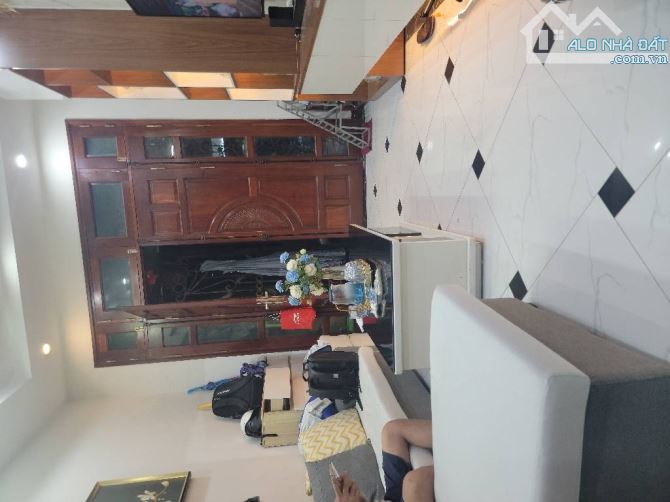 🔥🔥BÁN NHÀ PHỐ TRẦN KHÁT CHÂN 35M2- HIẾM! LÕI HAI BÀ  -  NHÀ ĐẸP LONG LANH - NỘI THẤT XỊN - 2