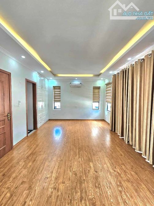 Bán nhà Sài Đồng..lô góc, Gara ô tô, thang máy. 50m.6 tầng - 2