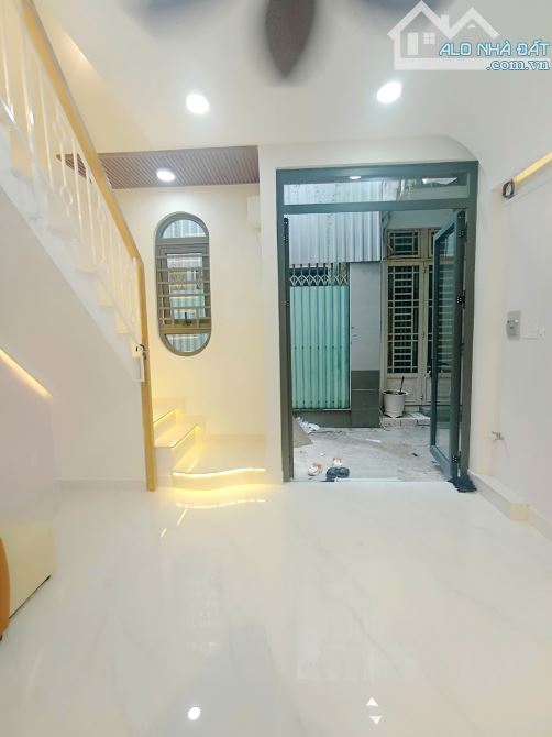 Bán nhà Quận 11, DTSD 50m2 - 2 Tầng , nhà mới như hình, 2PN 2WC - 2