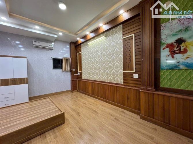 Dòng tiền 45tr/tháng, Tân Bình, 1 trệt 3 lầu, 7 phòng ngủ, 4x14m vuông, chỉ 7.7 tỷ - 2