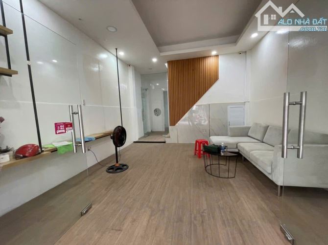 BÁN NHÀ KINH DOANH CHO THUÊ CỰC TỐT NGUYỄN ĐÌNH CHÍNH - PHÚ NHUẬN GIÁ 4tỷ530/ 102m2 - 2