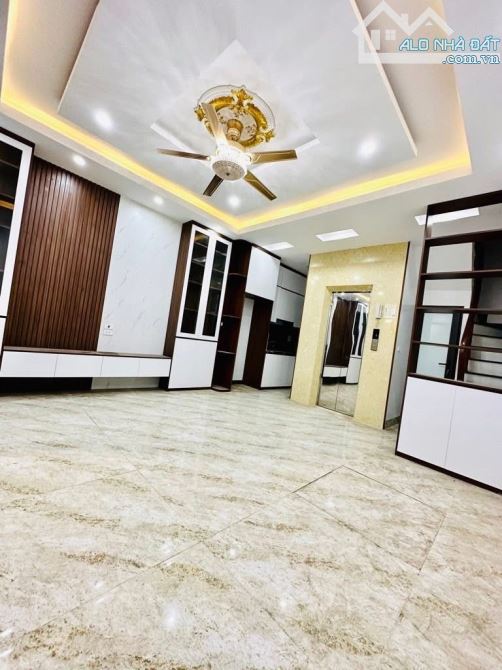 CHÀO BÁN NHÀ TỨ LIÊN, TYÂ HỒ ,5T THANG MÁY 9 TY - 2
