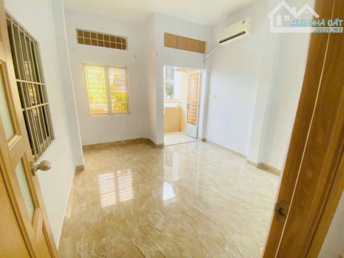 CHỈ HƠN 4 TỶ - TÌM ĐÂU RA - NHÀ 4 TẦNG - 4PN - GẦN CHỢ BÀ CHIỂU, GIÁP Q1 - GẦN MẶT TIỀN - 2