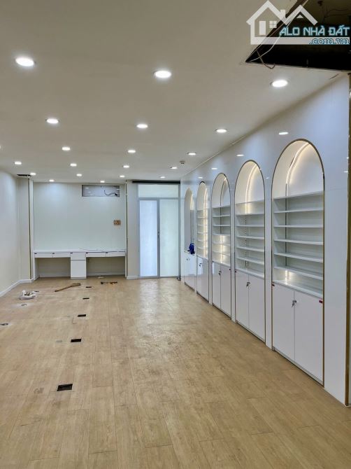 Cho thuê nhà mặt tiền 7 tầng quận Bình Thạnh - 5 x 20m giá tốt - 2