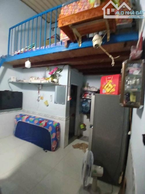 BÁN DÃY NHÀ TRỌ CHỢ ĐÔNG QUANG Q12 - 80M2 ( 4M X 20M) - ĐƯỜNG 10M - HƠN 4 TỶ - 2