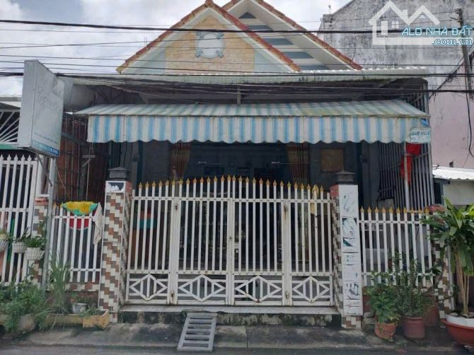 Bán gấp căn nhà siêu rộng ở gần chợ Phước Thạnh, Củ Chi 135m2 giá ngộp chỉ 690trieu - 2