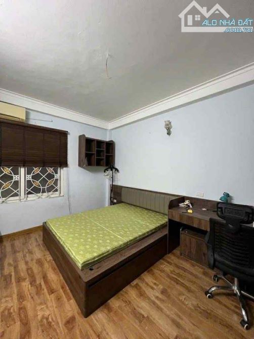 Bán nhà Lạc Long Quân 42m, 4 tầng dân xây chắc nịch, ô tô đỗ cửa – giá chỉ 12 tỷ - 2