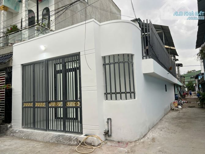 Nhà góc 2 mặt tiền 5m,3m và 1 đường thoát hiểm1,2m - 2