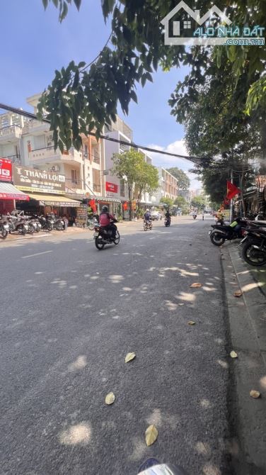 HIẾM- MẶT TIỀN NGUYỄN SỸ SÁCH -TÂN BÌNH- NGAY CHỢ TÂN TRỤ- DT ĐẤT 4 X 15- 11 TỶ - 2