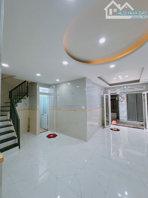 BÁN GẤP NHÀ ĐẸP 3 TẤM 5PN TẠI Q4 KHU DÂN CƯ GIÁ 4TỈ5 CÁCH HẺM XE HƠI 3 CĂN - 2