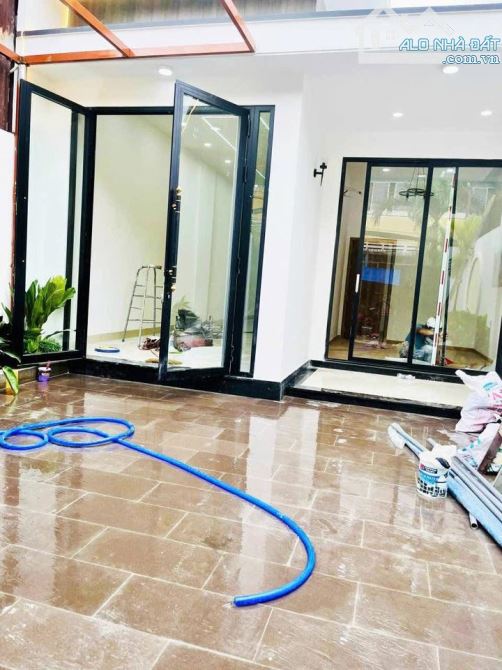 NHÀ MỚI HOÀN THIỆN 123M2 MẶT TIỀN ĐƯỜNG TÂN THỚI NHÌ, XE HƠI NGỦ TRONG SÂN. GẦN TRƯỜNG - 2