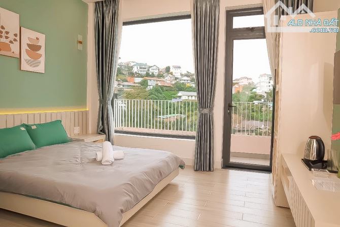 Bán Khách sạn/CHDV Mặt tiền Khe Sanh, P11, Đà Lạt - 490m2 -  29.5 tỷ- view đẹp - 2