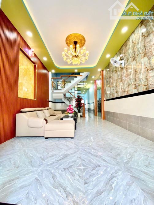 SIÊU PHẨM CHÂN DÀI 4X32 NHÀ ĐẸP ĐƯỜNG XE HƠI GẦN CHỢ THỚI TỨ ĐẶNG THÚC VỊNH GIÁ TỐT - 2