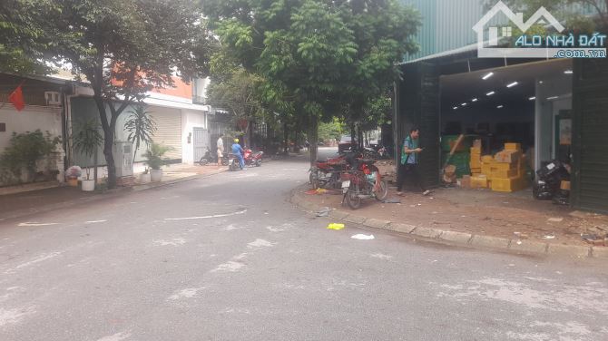 Cửa hàng phố nguyễn mậu tài Trâu quỳ gia lâm.dt 281m2 giá nhỉnh 57 tỷ. - 2