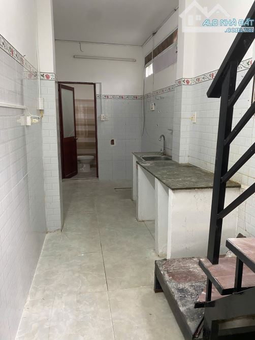 Nhà Vị trí KD Hẻm thông 5m xe hơi xe tải Nguyễn Hữu Cảnh - 2