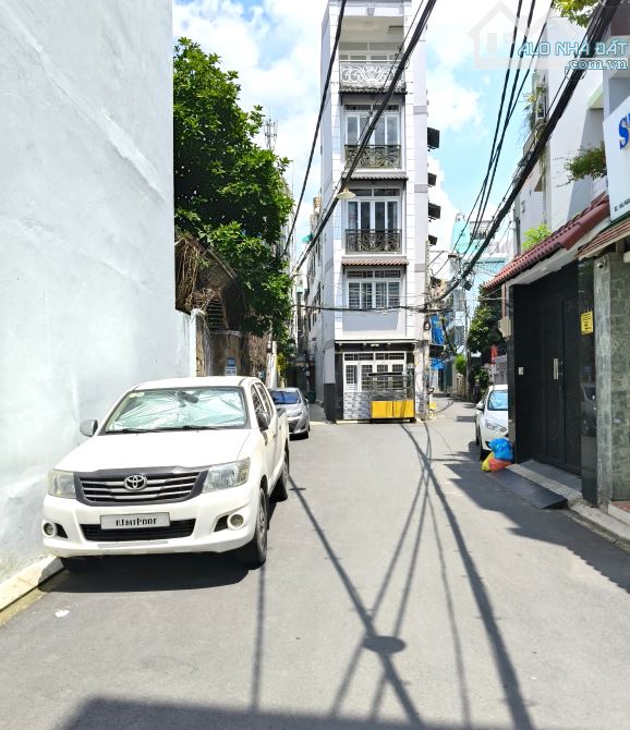 Phú Nhuận Thích Quảng Đức - Ô Tô Ngủ Nhà Sát MT- 85m2(4.2x20)Vuông Vức -5Tầng -Chỉ 17Tỷ TL - 2