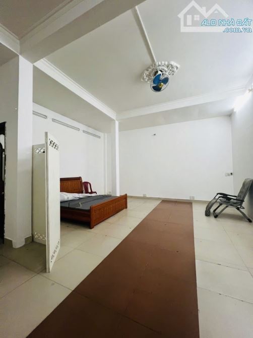Bán nhà mặt tiền Tân Bình - 162m2 - 3 tầng - đường 16m kinh doanh - 2